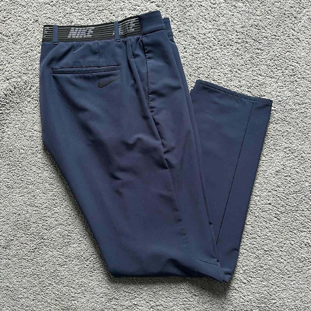 Men’s Nike navy dri- fit pants